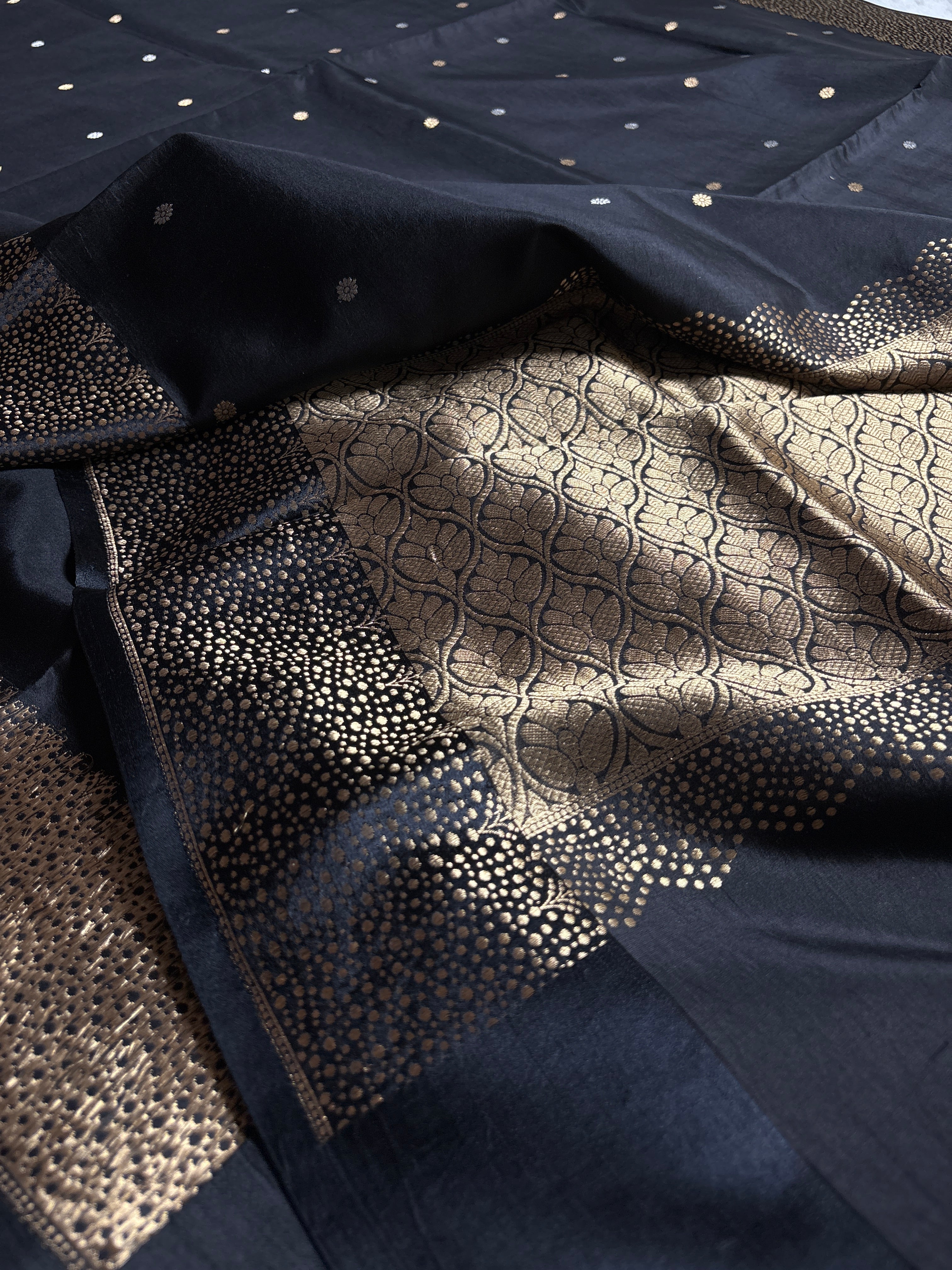 Pure Mango Katan Silk Handloom Banarasi Saree - All Over Kadhua Motifs
