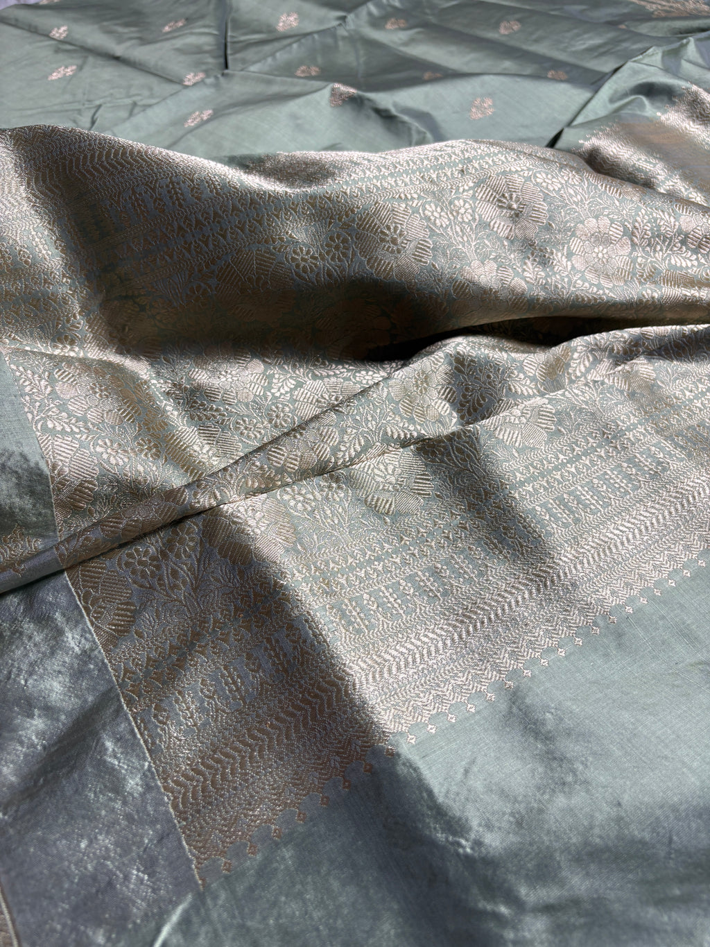 Pure Katan Silk Handloom Banarasi Saree - All Over Kadhua Motifs