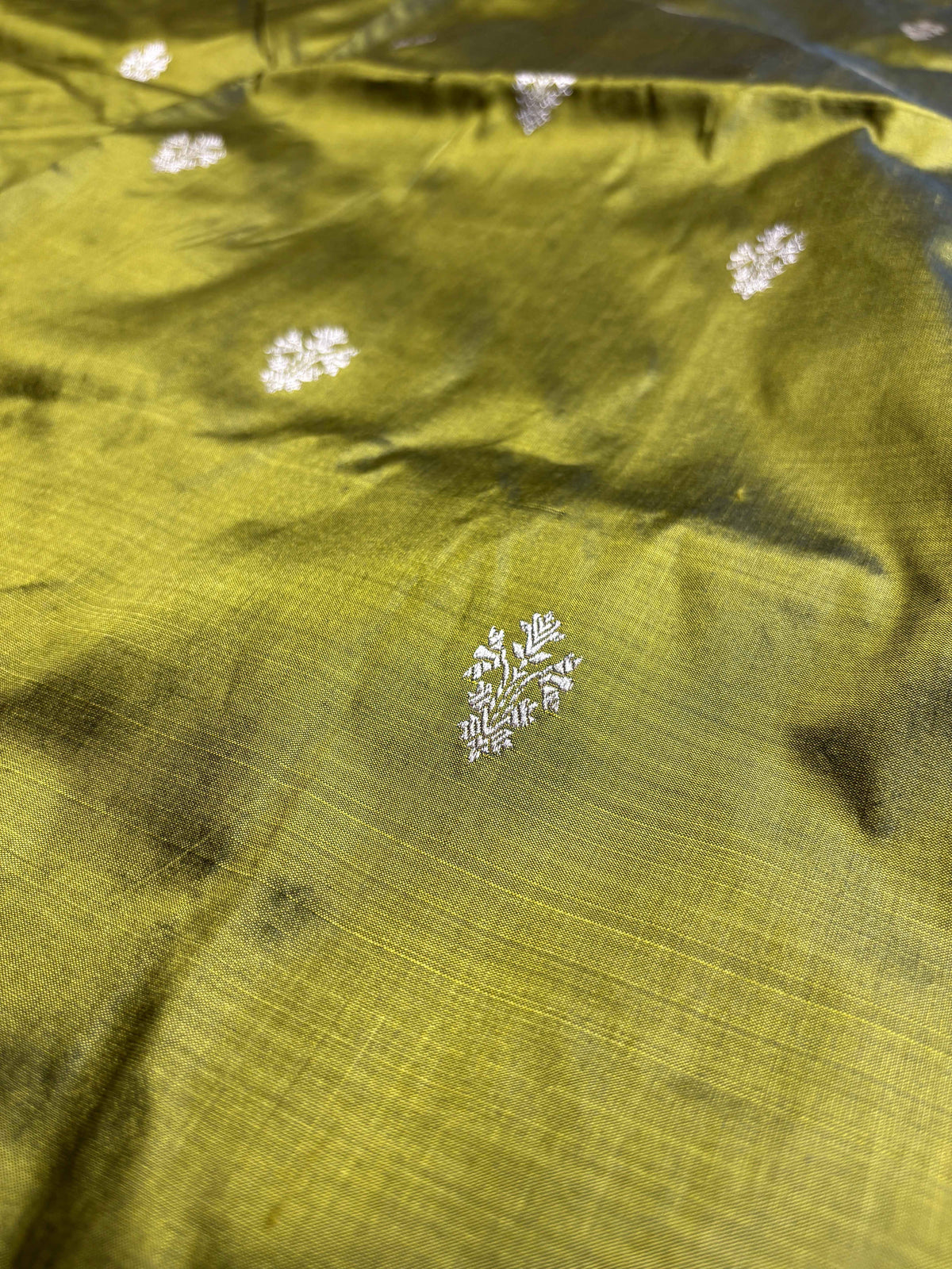 Pure Katan Silk Handloom Banarasi Saree - All Over Kadhua Motifs