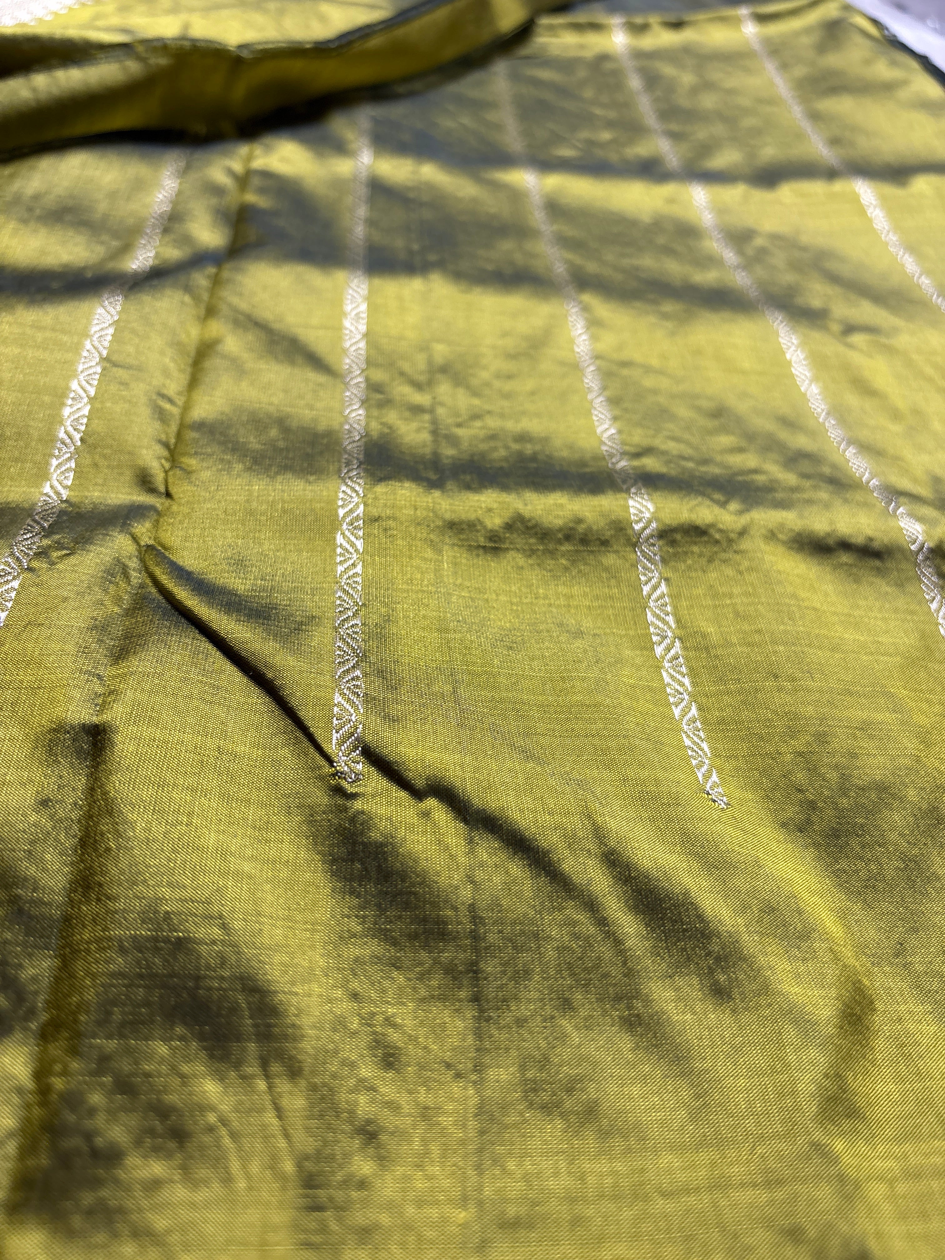 Pure Katan Silk Handloom Banarasi Saree - All Over Kadhua Motifs