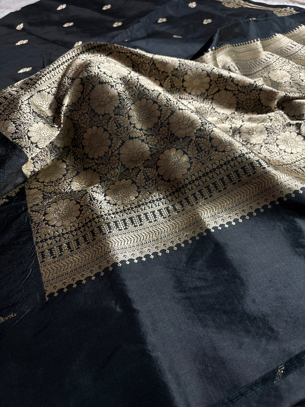 Pure Katan Silk Handloom Banarasi Saree - All Over Kadhua Motifs