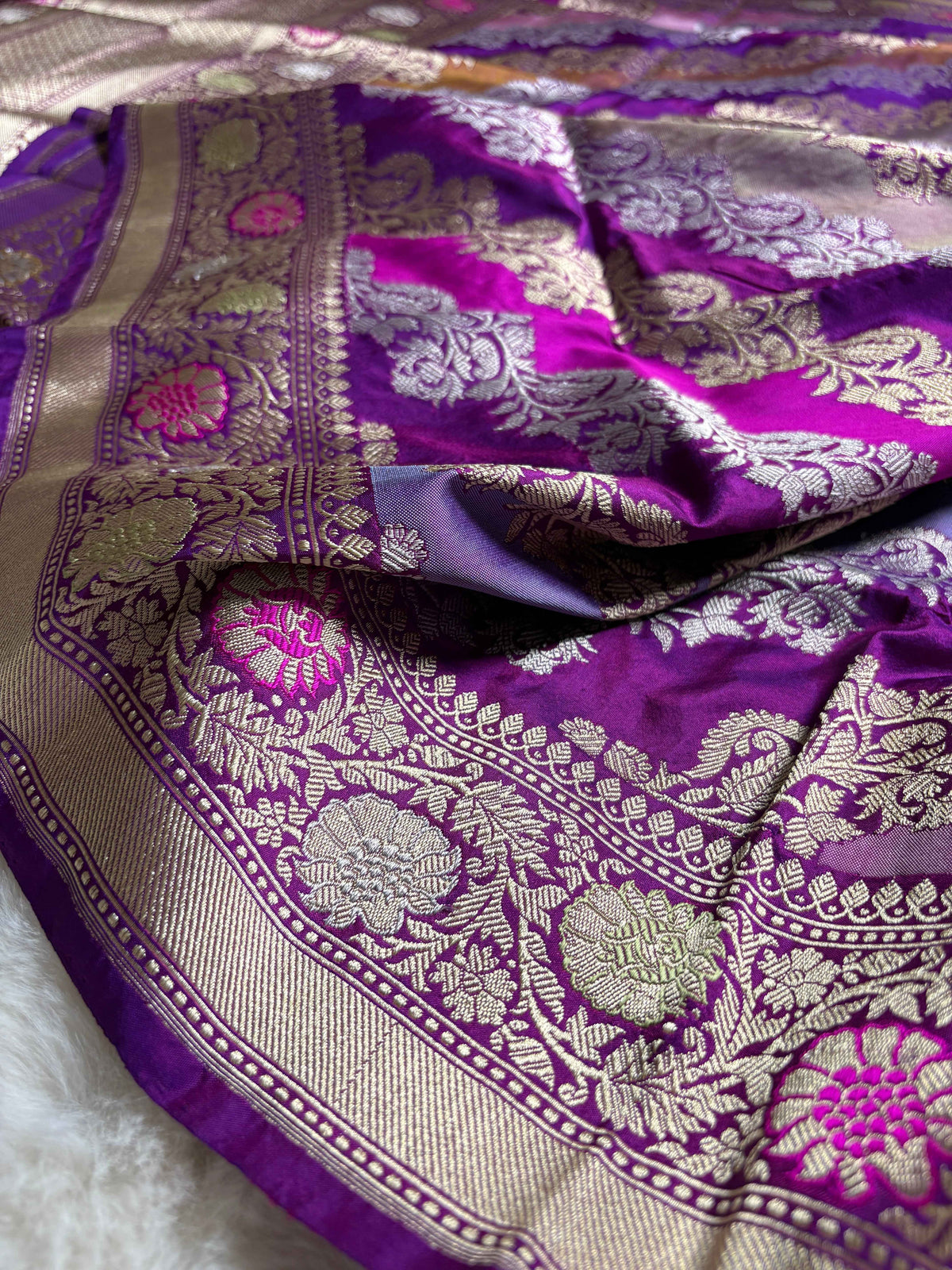 Pure Katan Silk Handloom Banarasi Dupatta - All Over Rangkat Kadhyal Lahariya