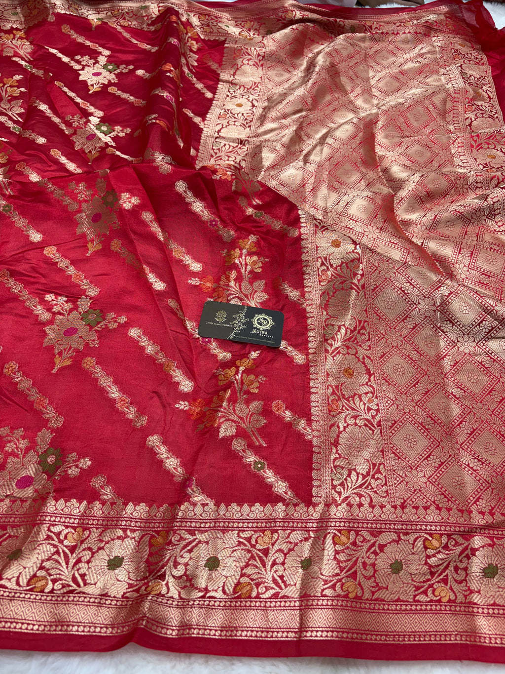 Pure Chiniya Silk Handloom Banarasi Saree With Diagonal Motifs