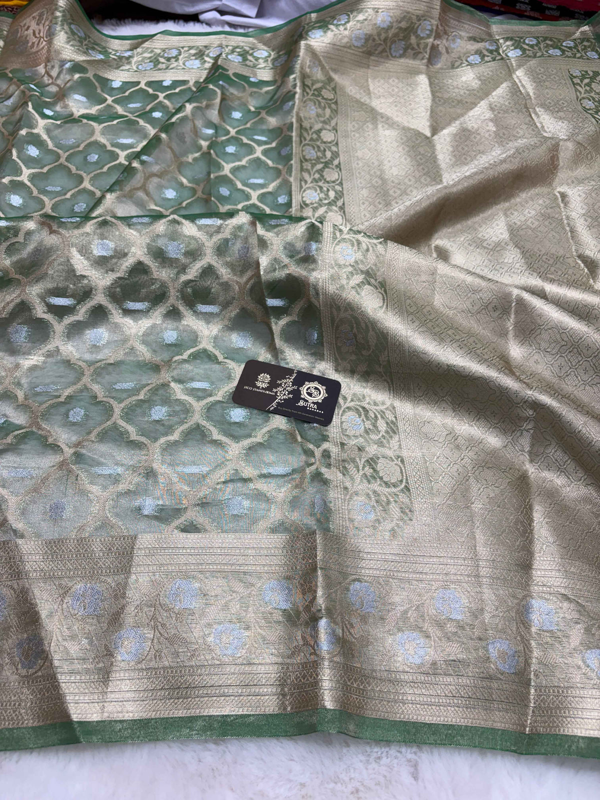 Green Pure Tissue Silk Handloom Banarasi Saree - Jaal Motifs