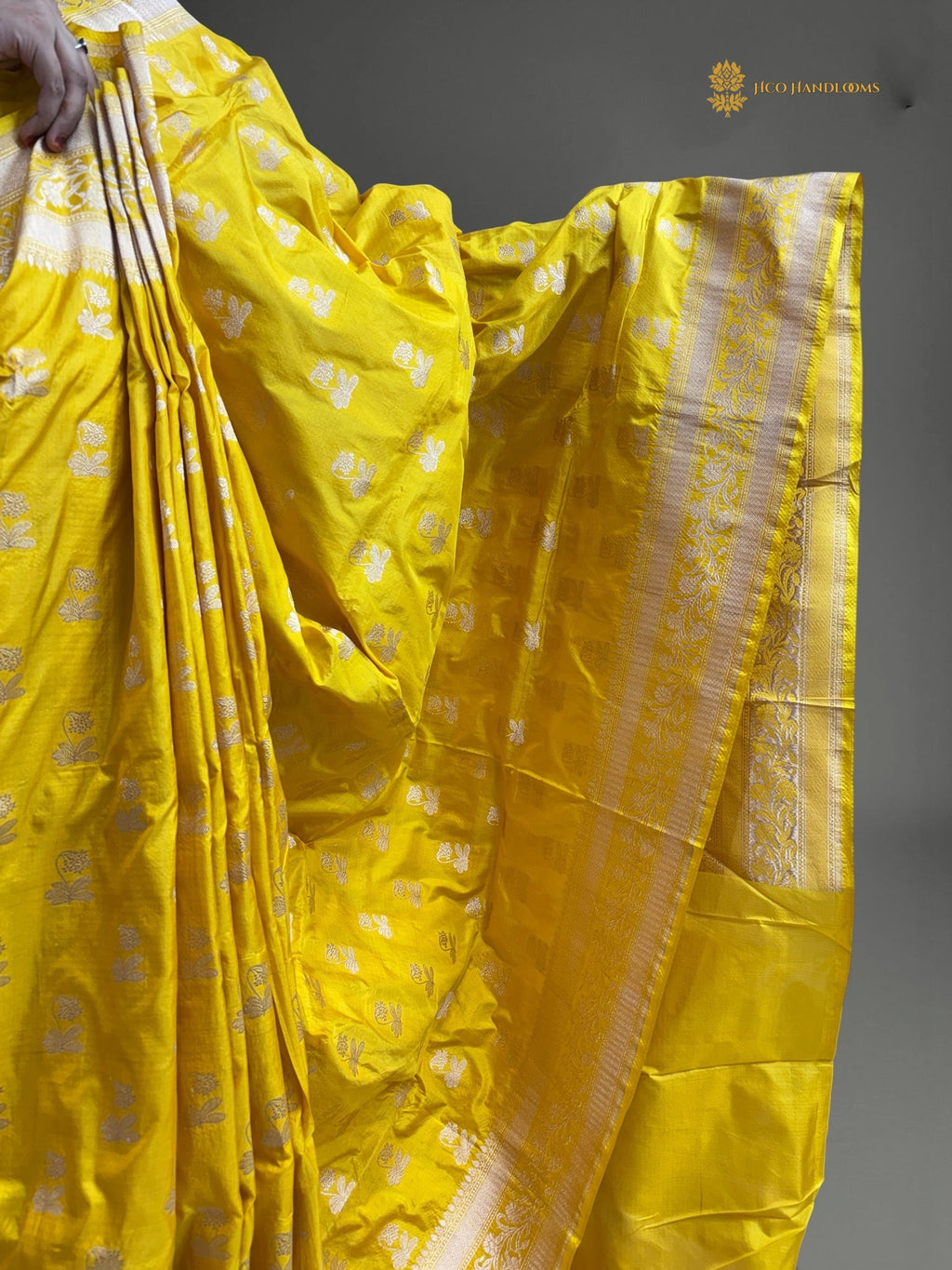Regal Pure Katan Silk Handloom Banarasi Saree - All Over Motifs