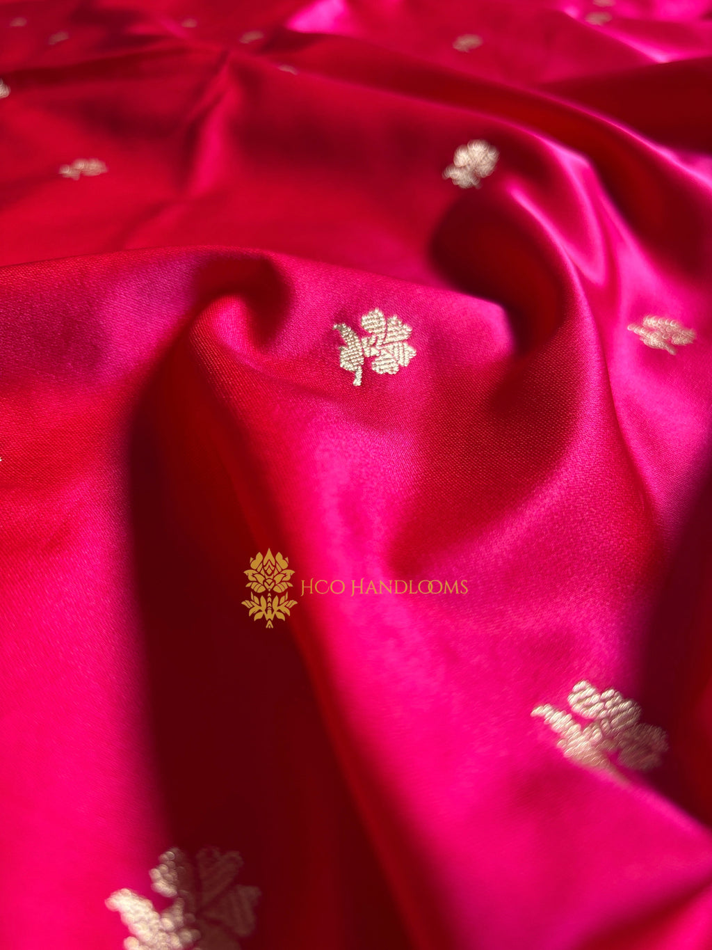 Premium Mashru Katan Silk Banarasi Saree With Floral Motifs