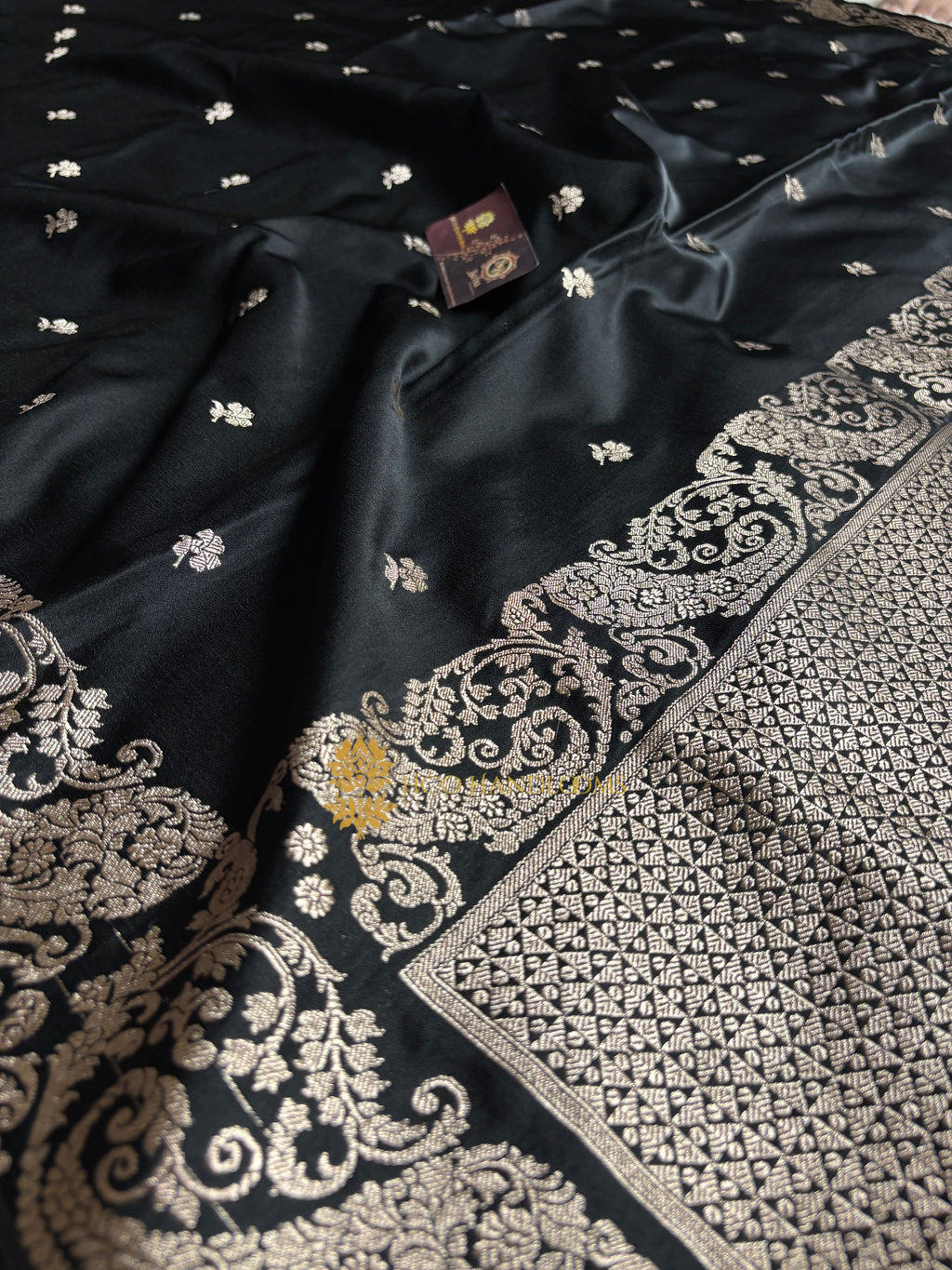 Premium Mashru Katan Silk Banarasi Saree With Floral Motifs