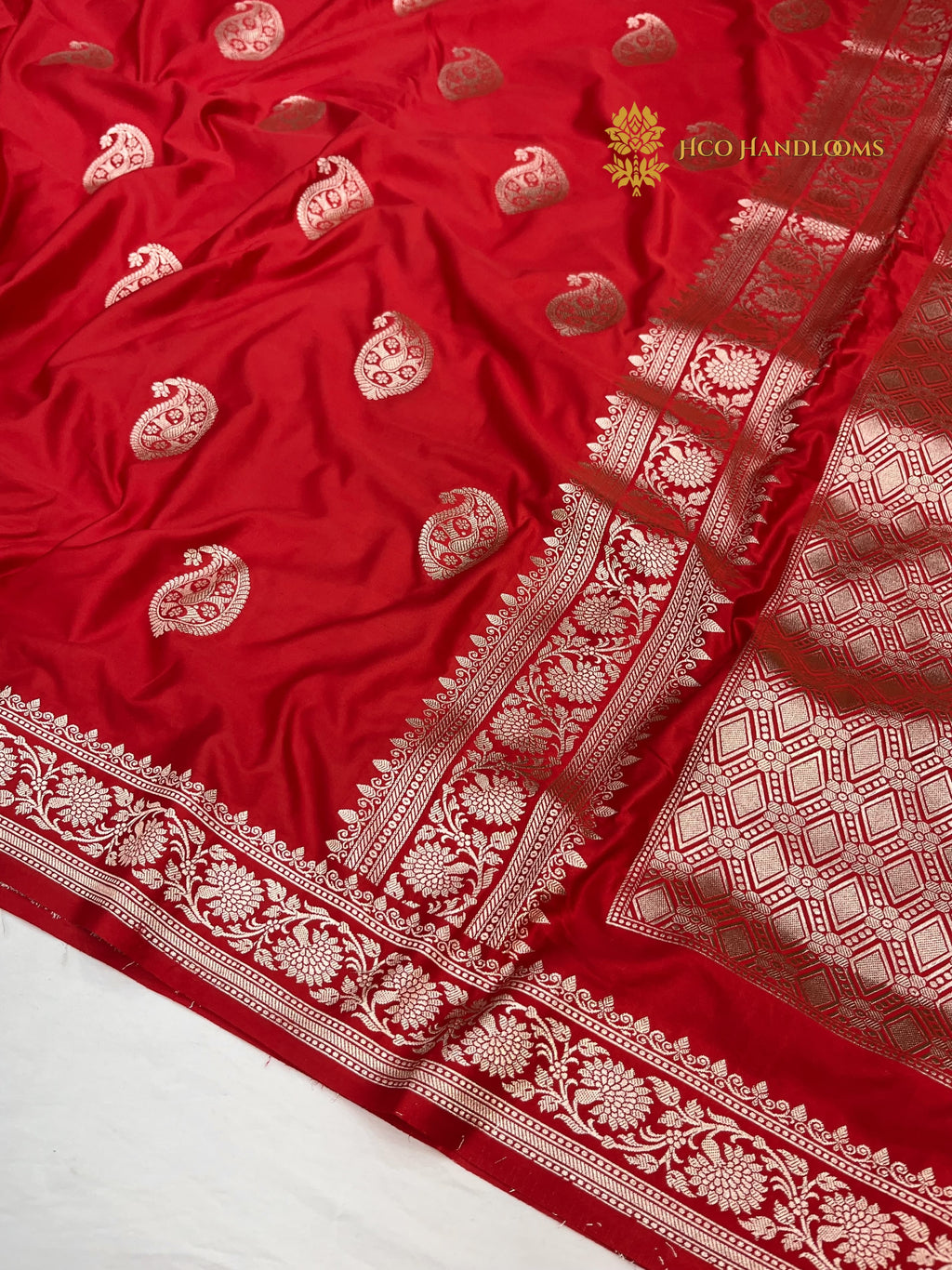 Red Premium Mashru Katan Silk Banarasi Saree - All Over Paisley Motifs