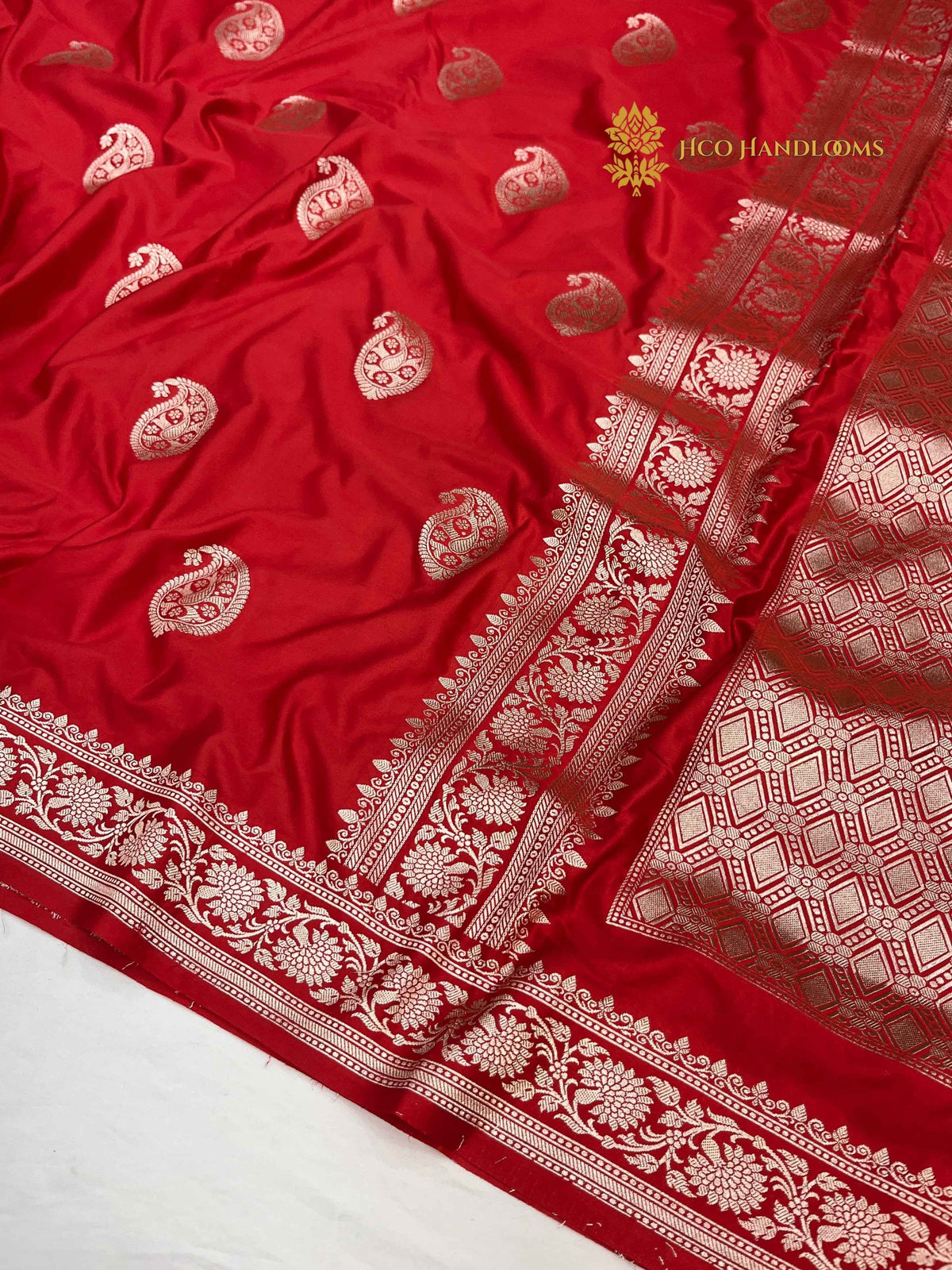 Red Premium Mashru Katan Silk Banarasi Saree - All Over Paisley Motifs