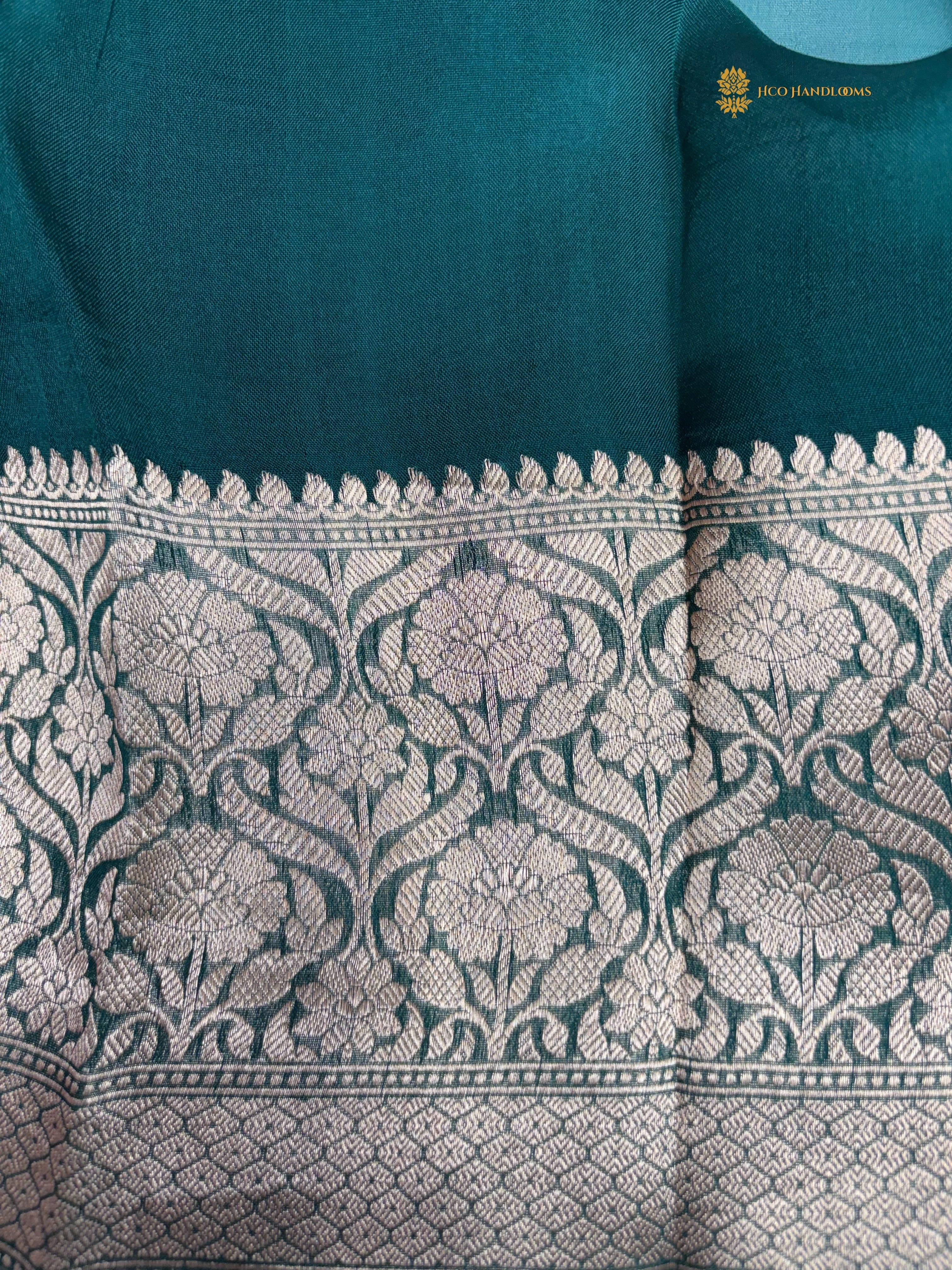 Regal Contrast Pure Kora Silk Handloom Banrasi Saree - All Over Kadhua Motifs