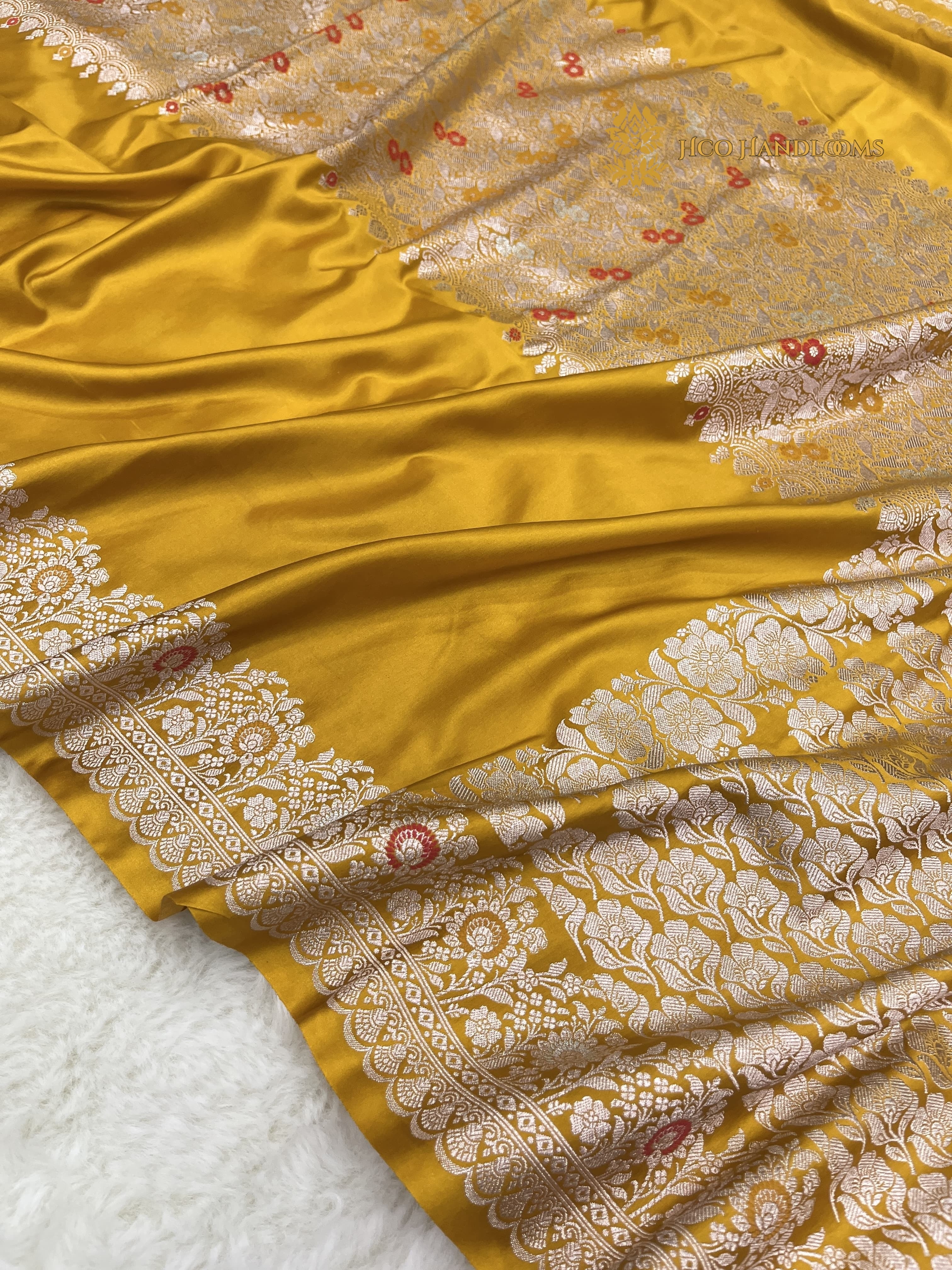 Gold Premium Mashru katan Silk Banarasi Saree - All Over Meenakari Skirt