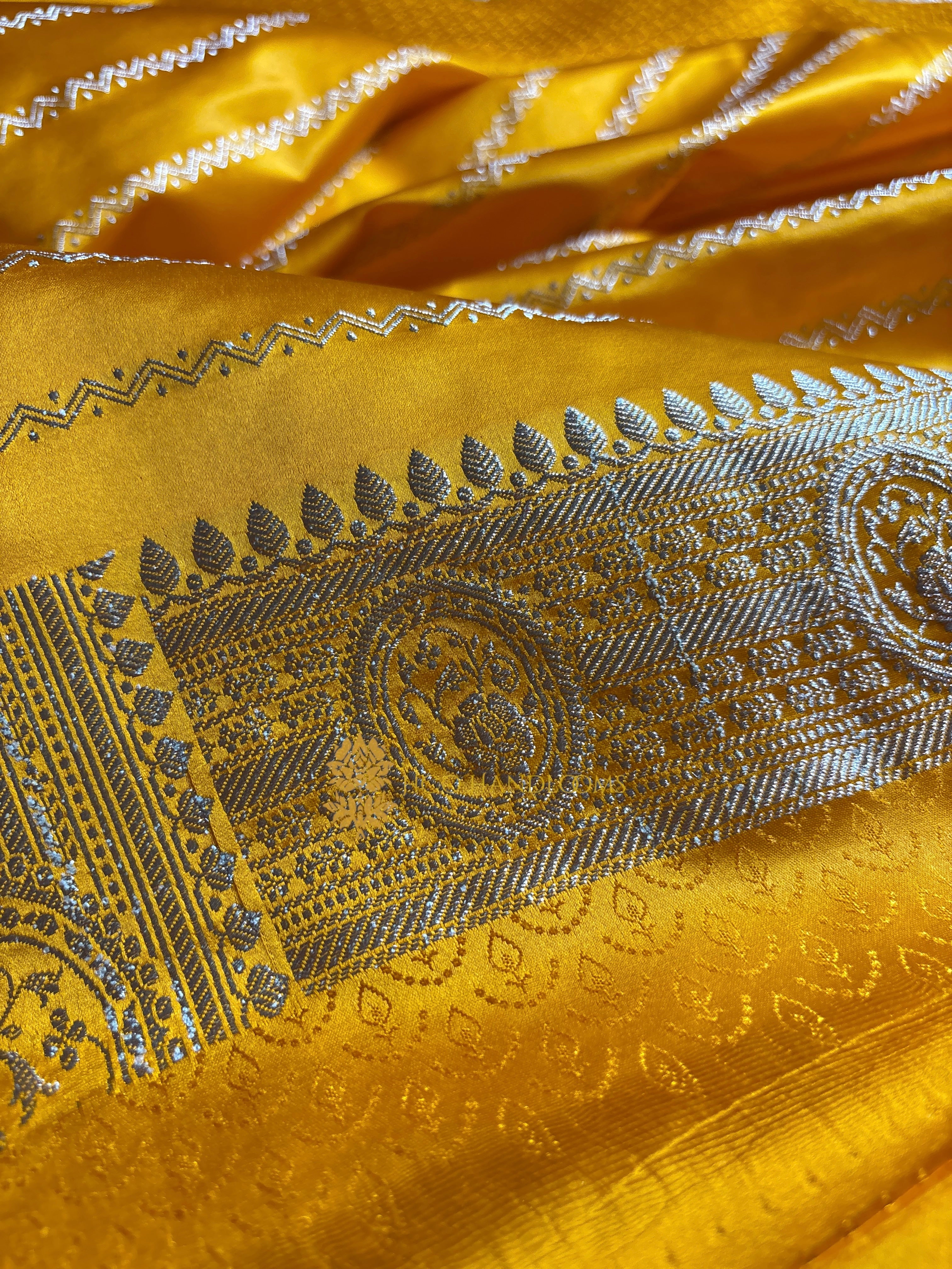 Premium Mashru Katan Silk Banarasi Saree With Floral Motifs