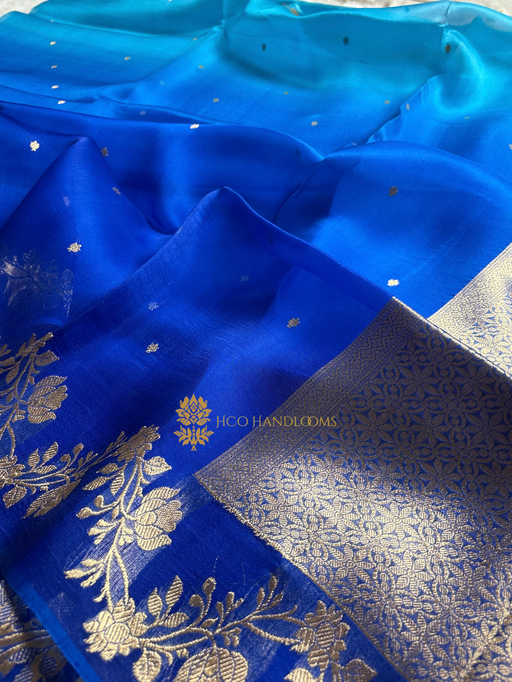 Light Blue Contrast Pure Kora Silk Handloom Banarasi Saree - All Over Kadhua Motifs