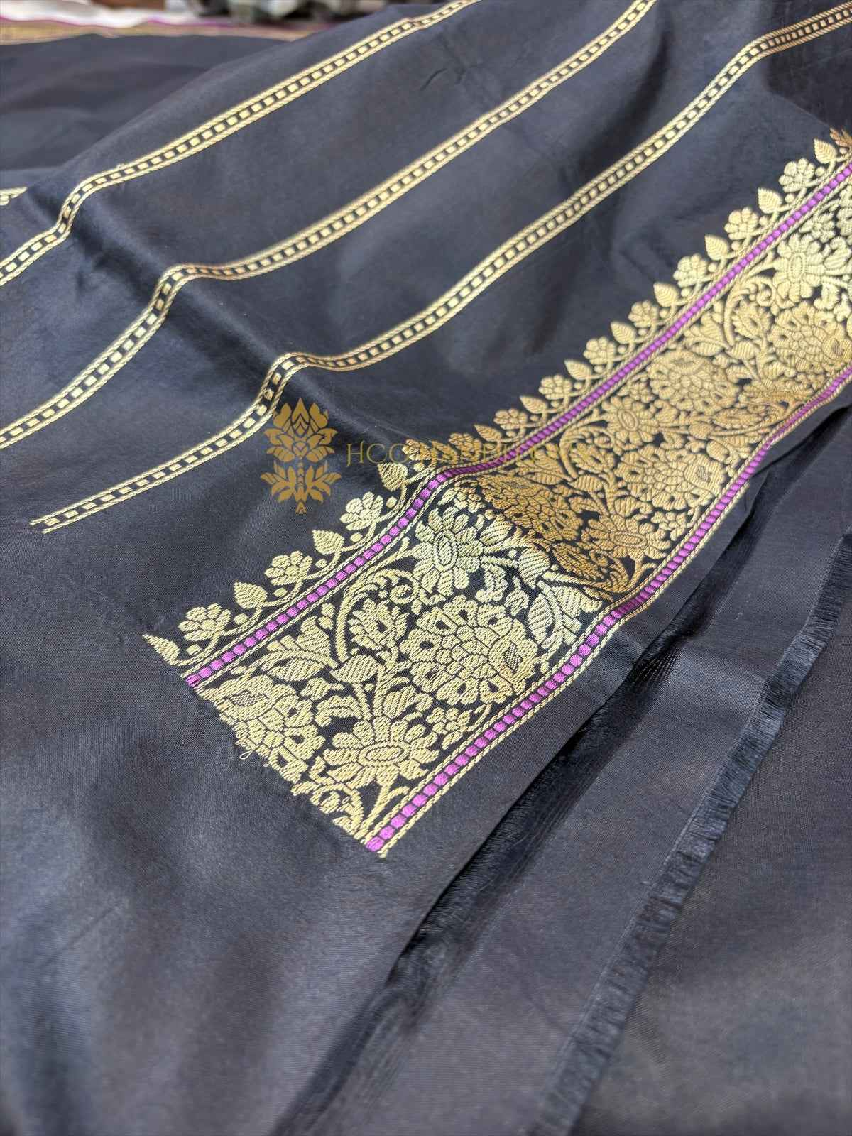 Pure Katan Silk Handloom Banarasi saree - All Over Plain Body With Border