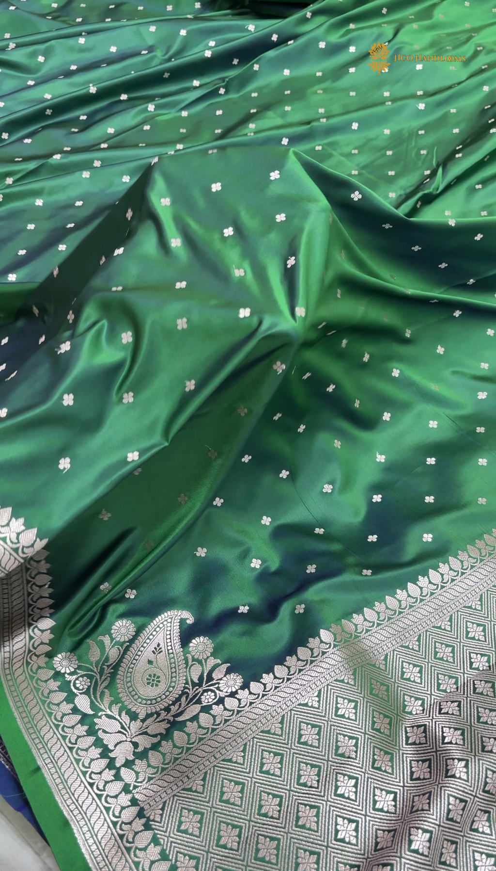 Dual Shade Metallic Green Premium Mashru Katan Silk Banarasi Saree - Small Motifs