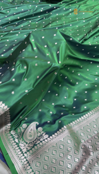 Dual Shade Metallic Green Premium Mashru Katan Silk Banarasi Saree - Small Motifs