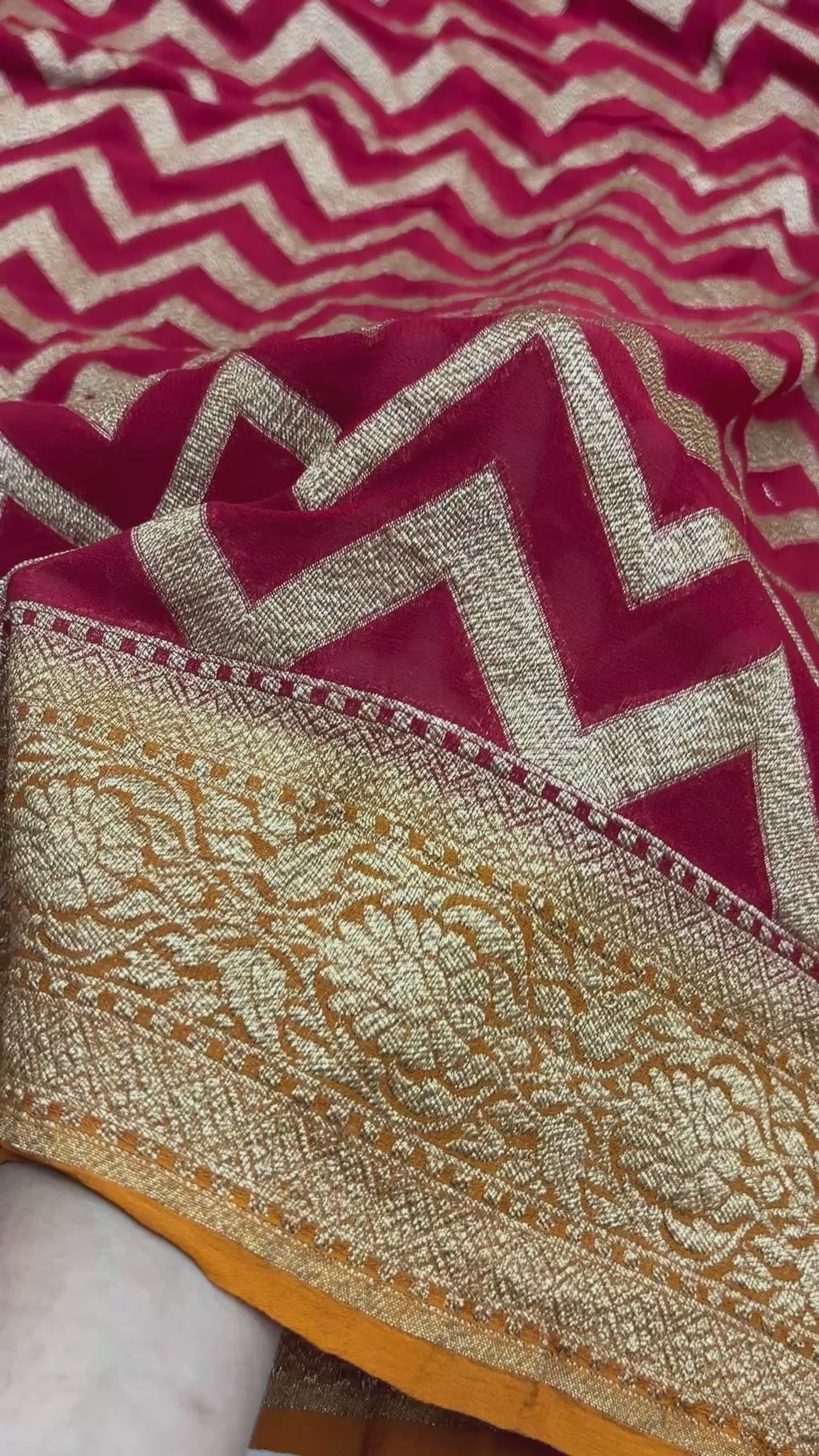 Contrast Pure Khaddi Georgette Silk handloom Banarasi Saree - Water Zari