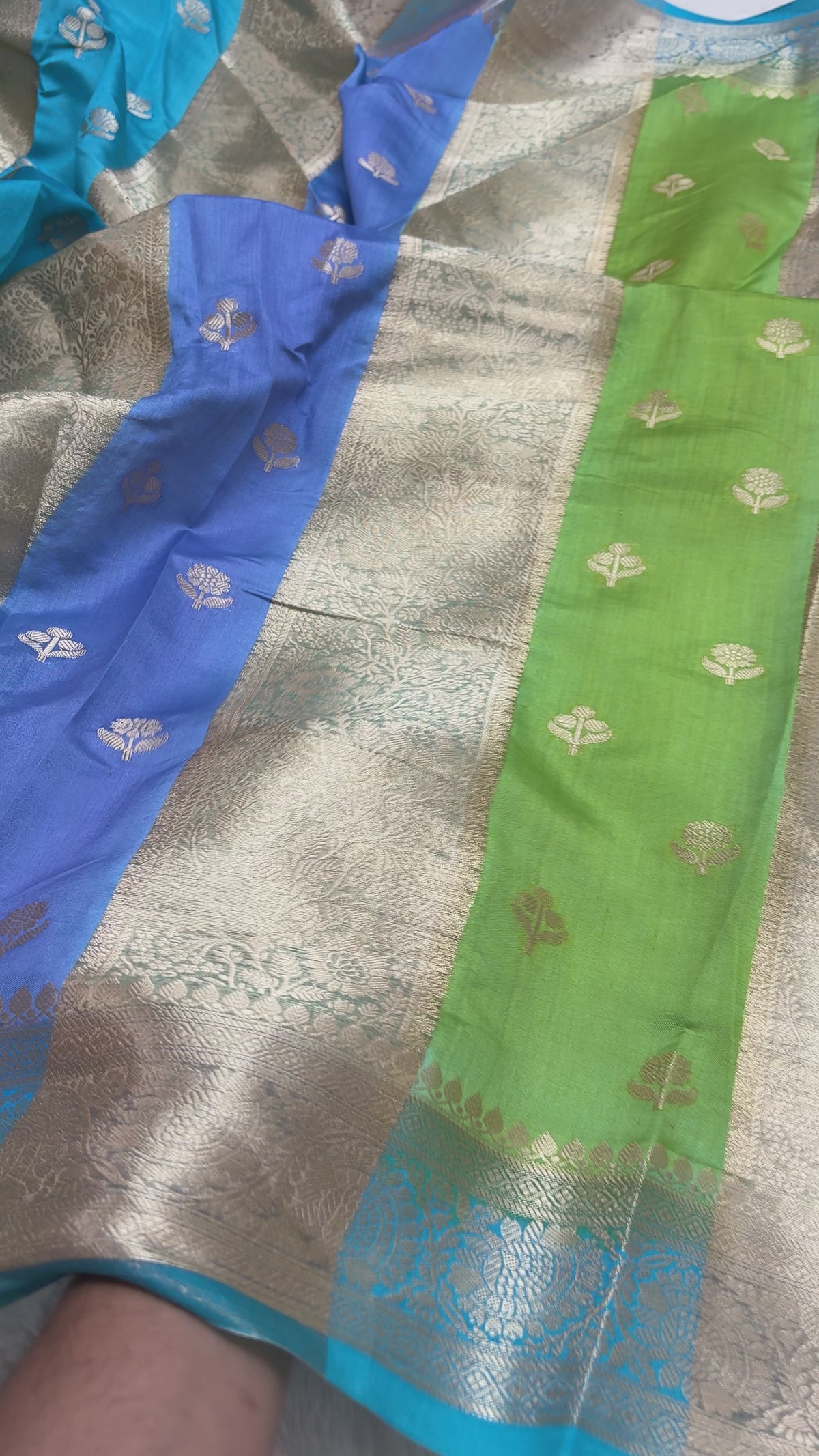 Pure Chiniya Silk Handloom Banarasi Saree - Dual Design