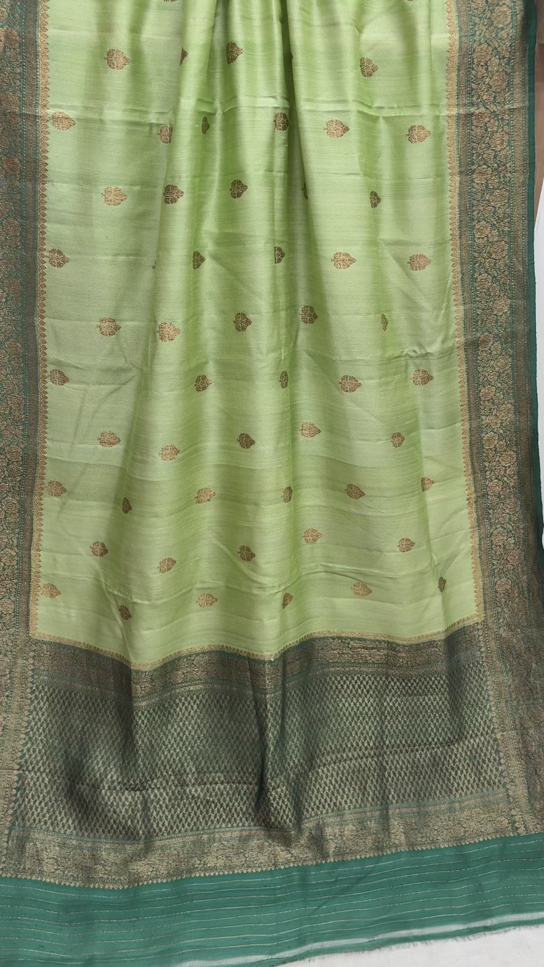 Green Pure Tussar Silk Handloom Banarasi Saree - All Over Motifs