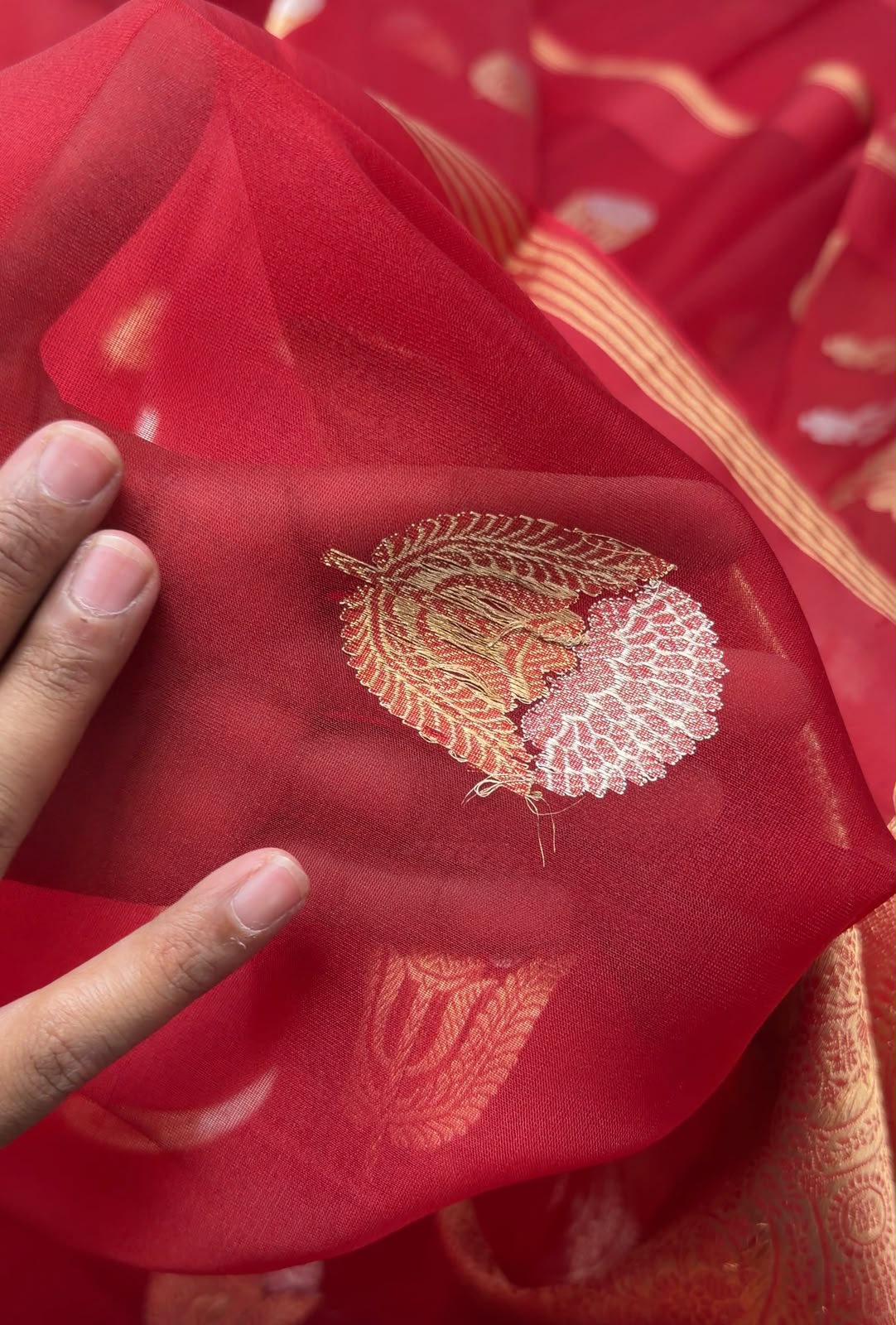 Regal Red Pure Kora Silk Handloom Banarasi Saree - All Over Kadhua Motifs