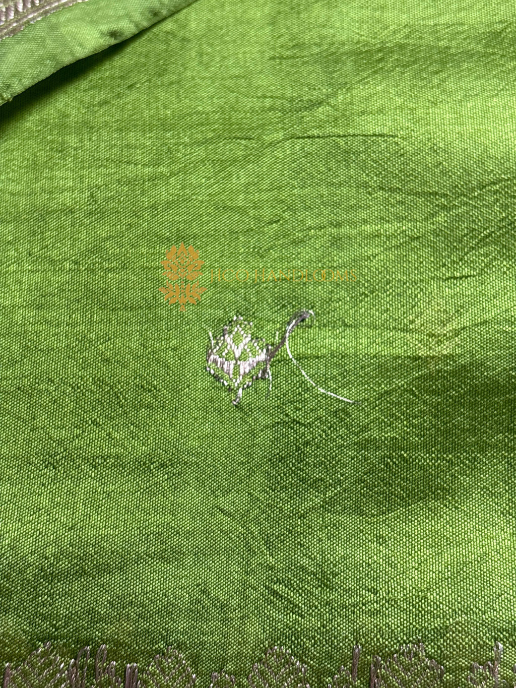 Green Pure Mango Katan Silk Handloom Banarasi Saree - All Over Kadhua Motifs