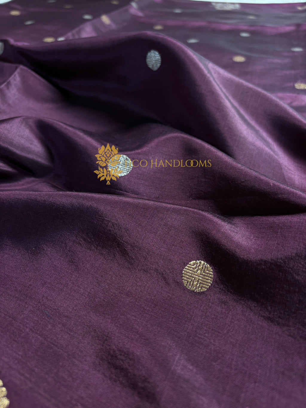 Wine Pure Mango Katan Silk Handloom Banarasi Saree - All Over Kadhua Motifs