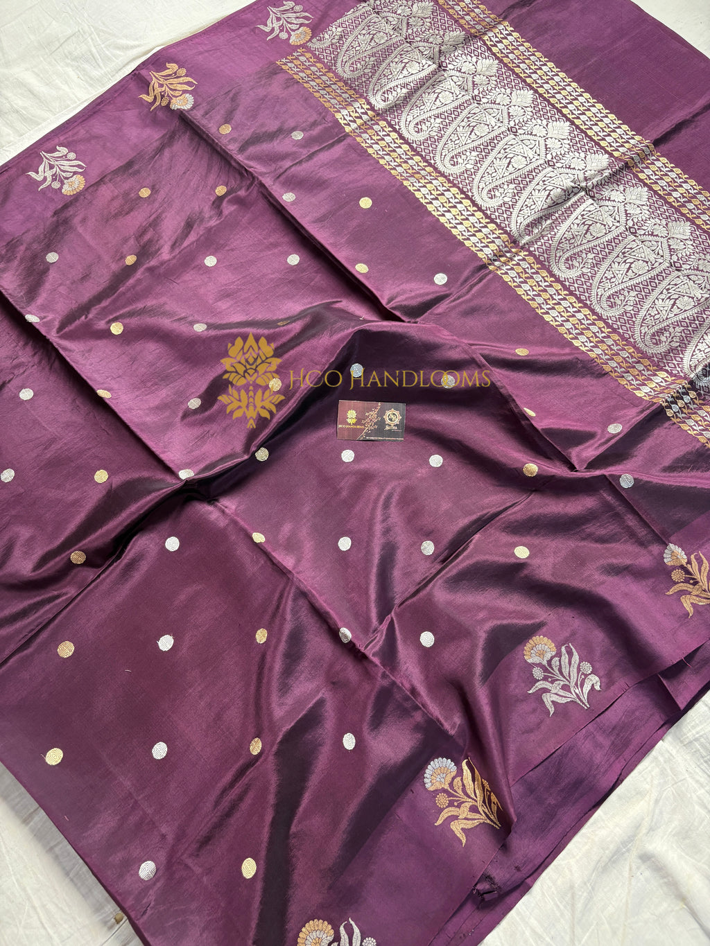 Wine Pure Mango Katan Silk Handloom Banarasi Saree - All Over Kadhua Motifs