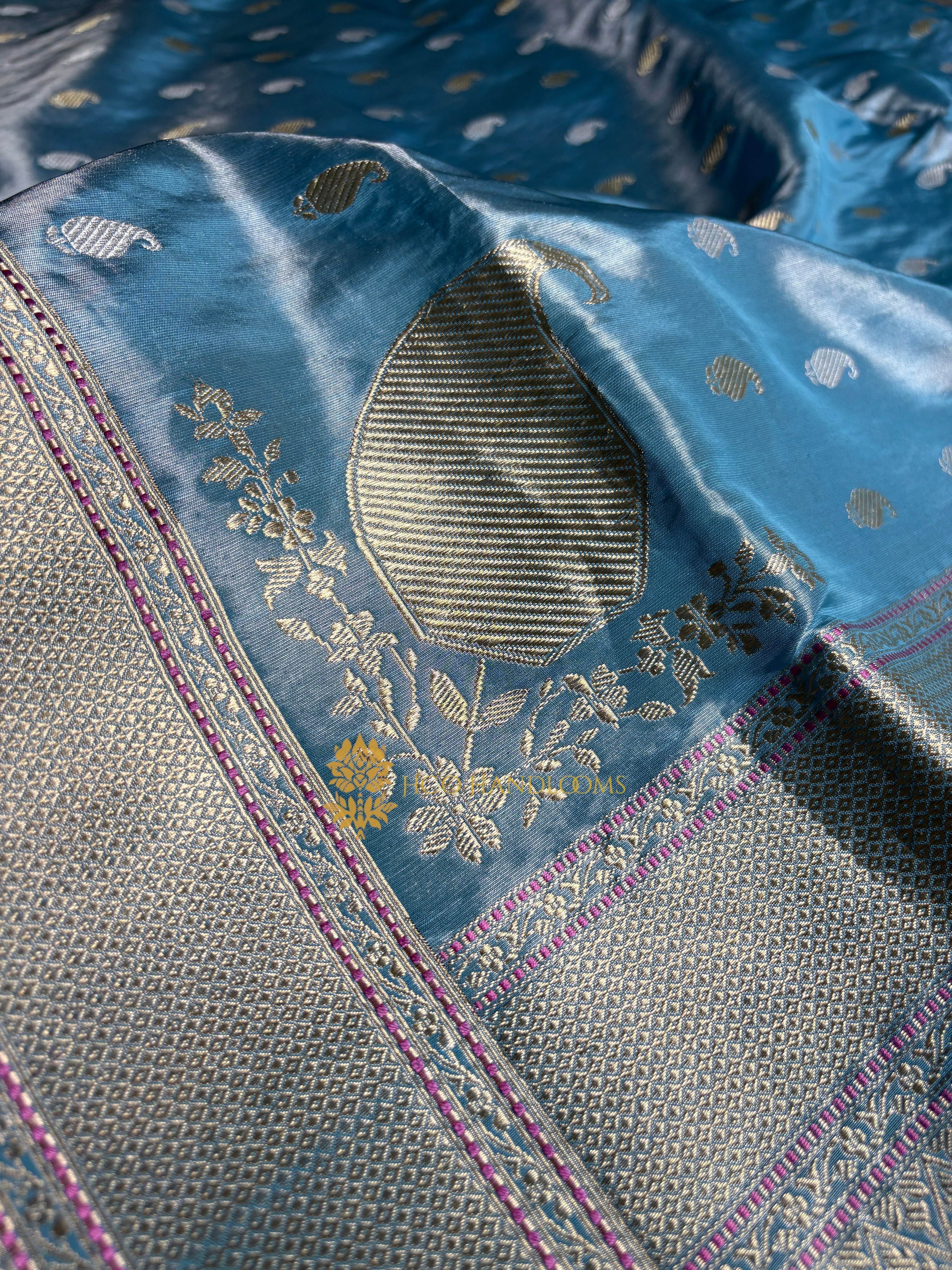 Pure Tissue Silk Handloom Banarasi Saree - All Over Kadhua Paisley Motifs