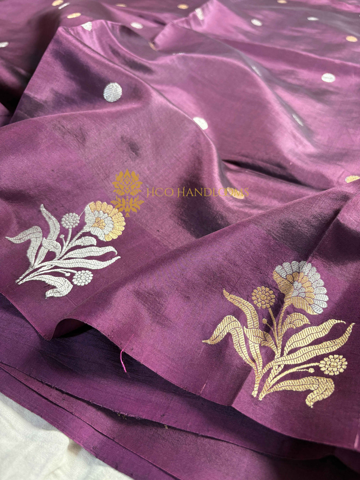 Wine Pure Mango Katan Silk Handloom Banarasi Saree - All Over Kadhua Motifs