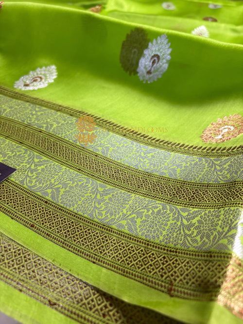 Green Pure Kora Silk Handloom Banarasi Saree - All Over Kadhua Motifs