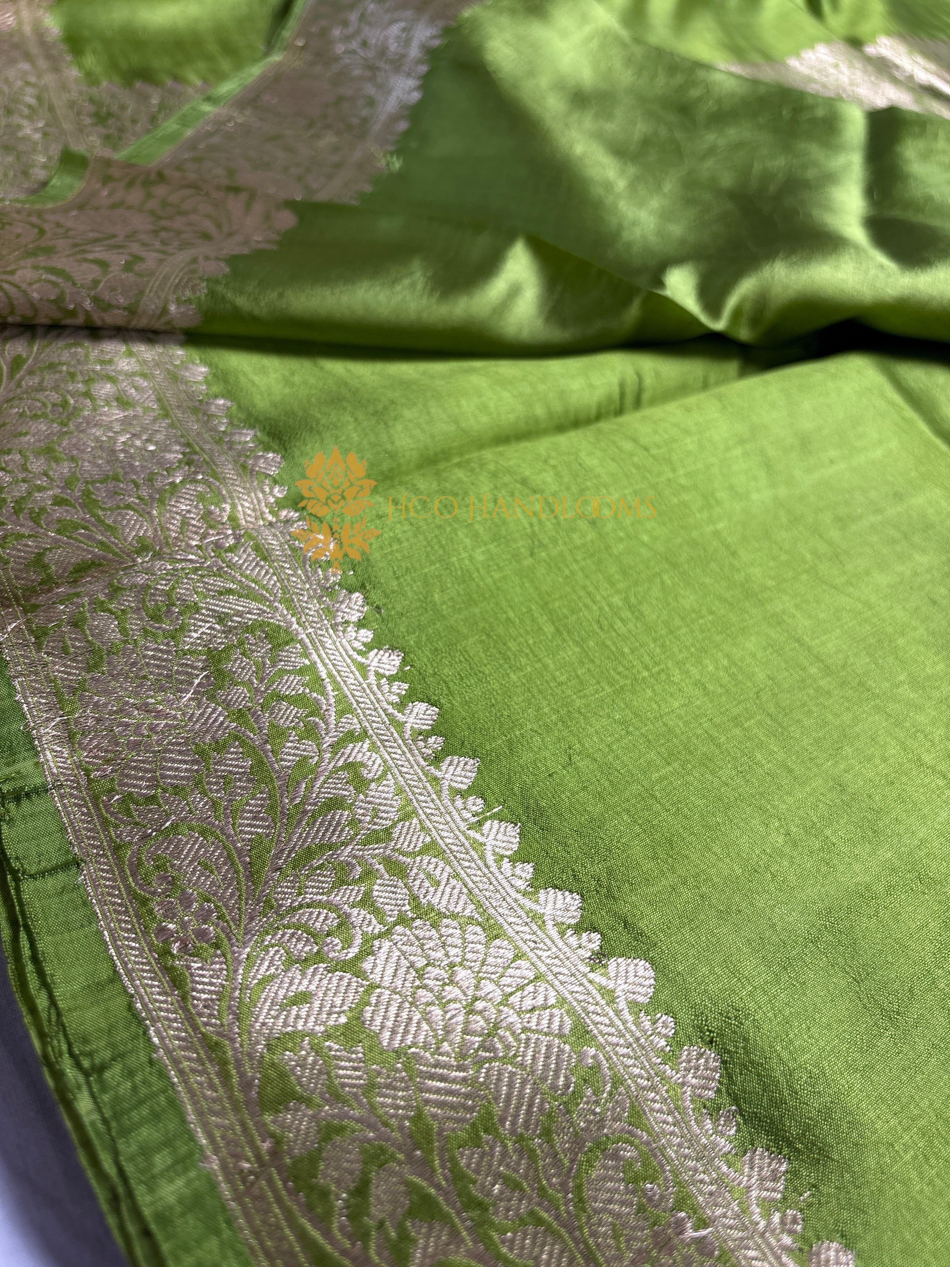 Green Pure Mango Katan Silk Handloom Banarasi Saree - All Over Kadhua Motifs