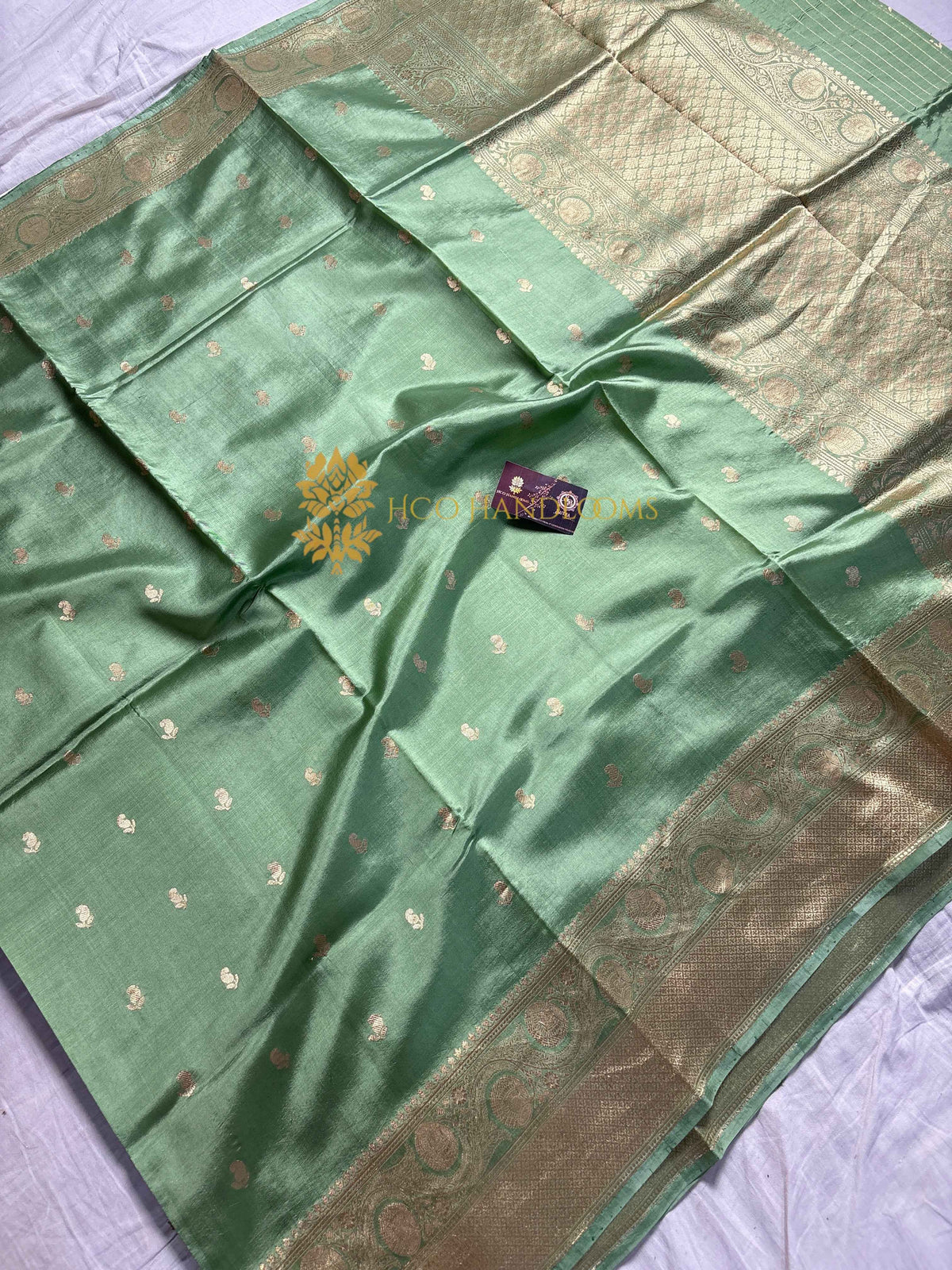 Light Green Pure Mango Katan Silk Handloom Banarasi Saree - All Over Kadhua Motifs