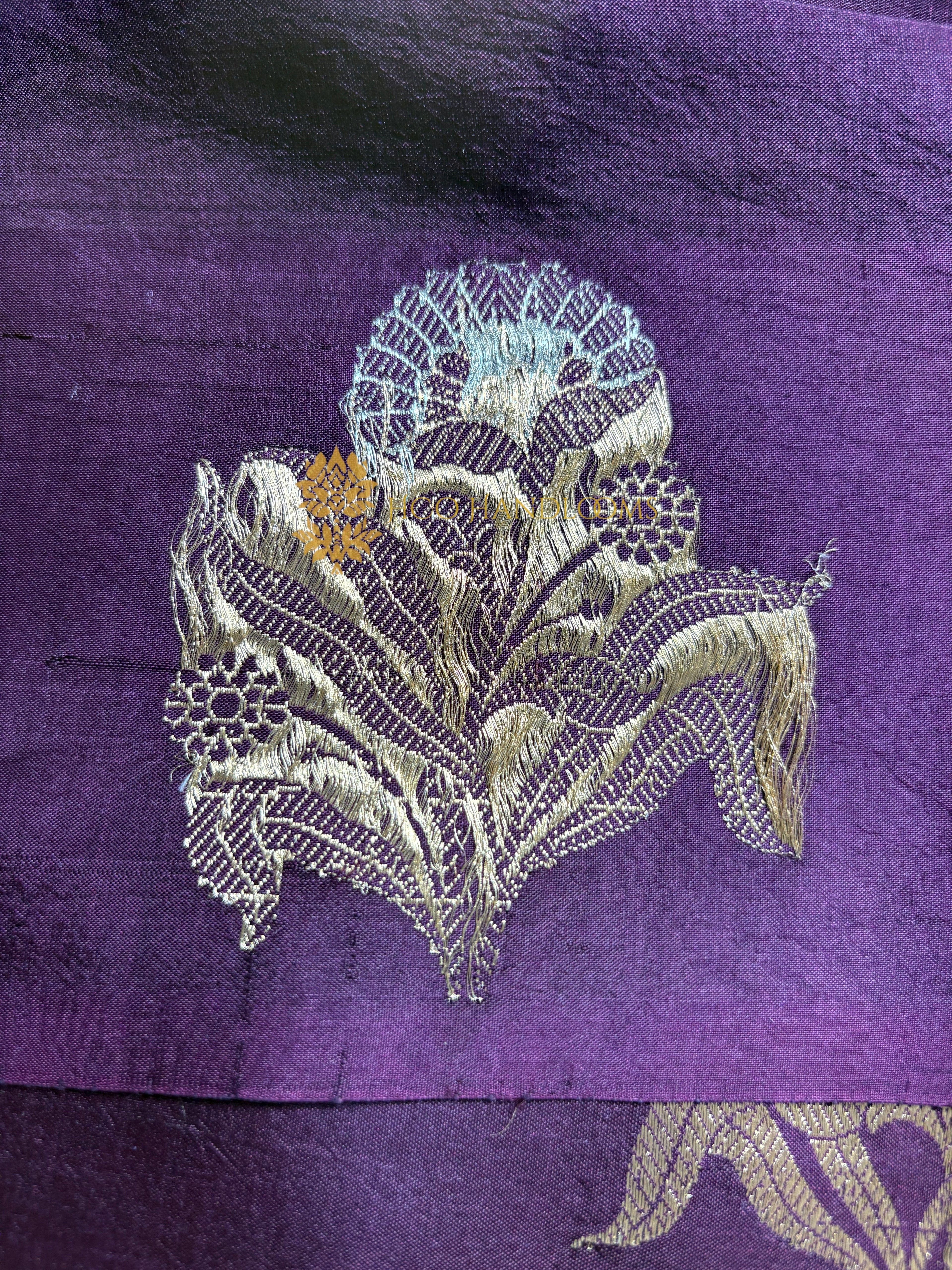 Wine Pure Mango Katan Silk Handloom Banarasi Saree - All Over Kadhua Motifs