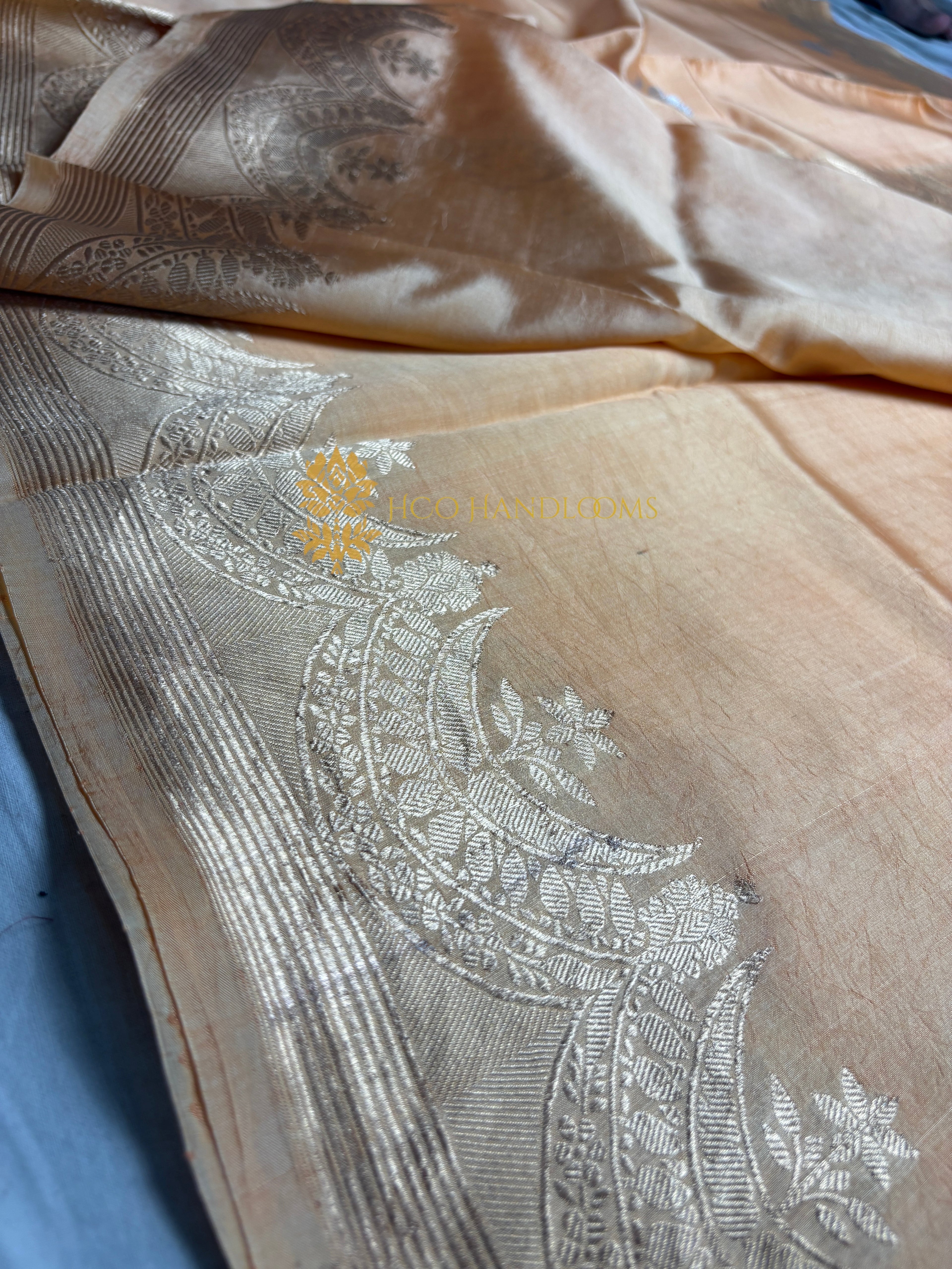Peach Pure Mango Katan Silk Handloom Banarasi Saree - All Over Kadhua Motifs